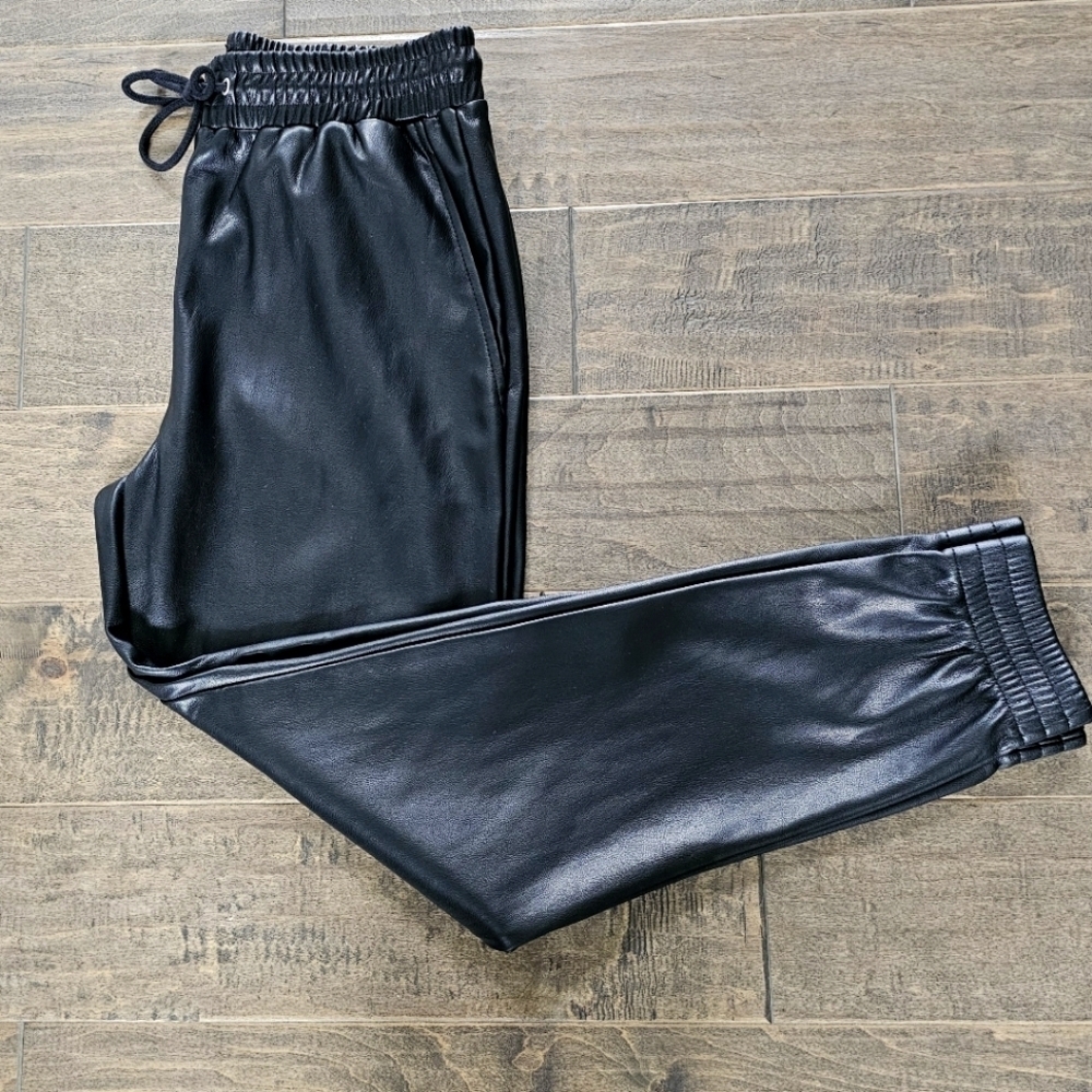 New T Tahari Vegan Leather Joggers sz small - Picture 4 of 9
